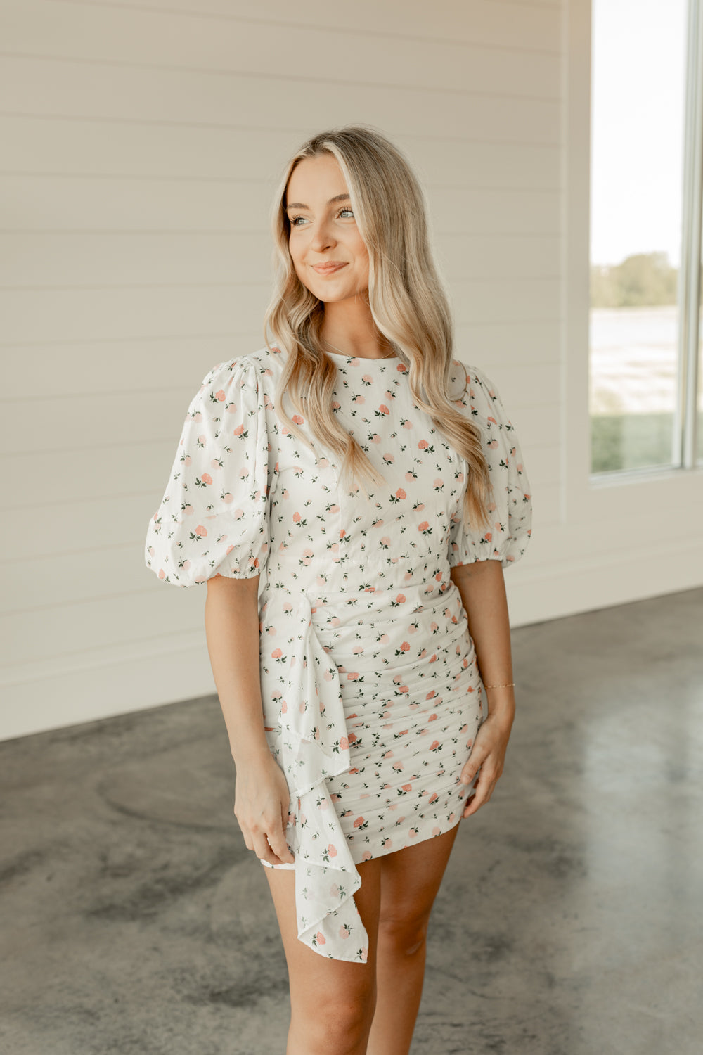 FLORAL PRINT GATHERED PUFF SLEEVE MINI DRESS