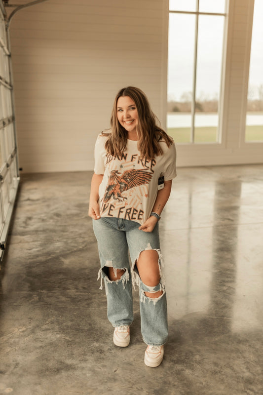 RETRO BORN FREE LIVE FREE OVERSIZED GRAPHIC TEE