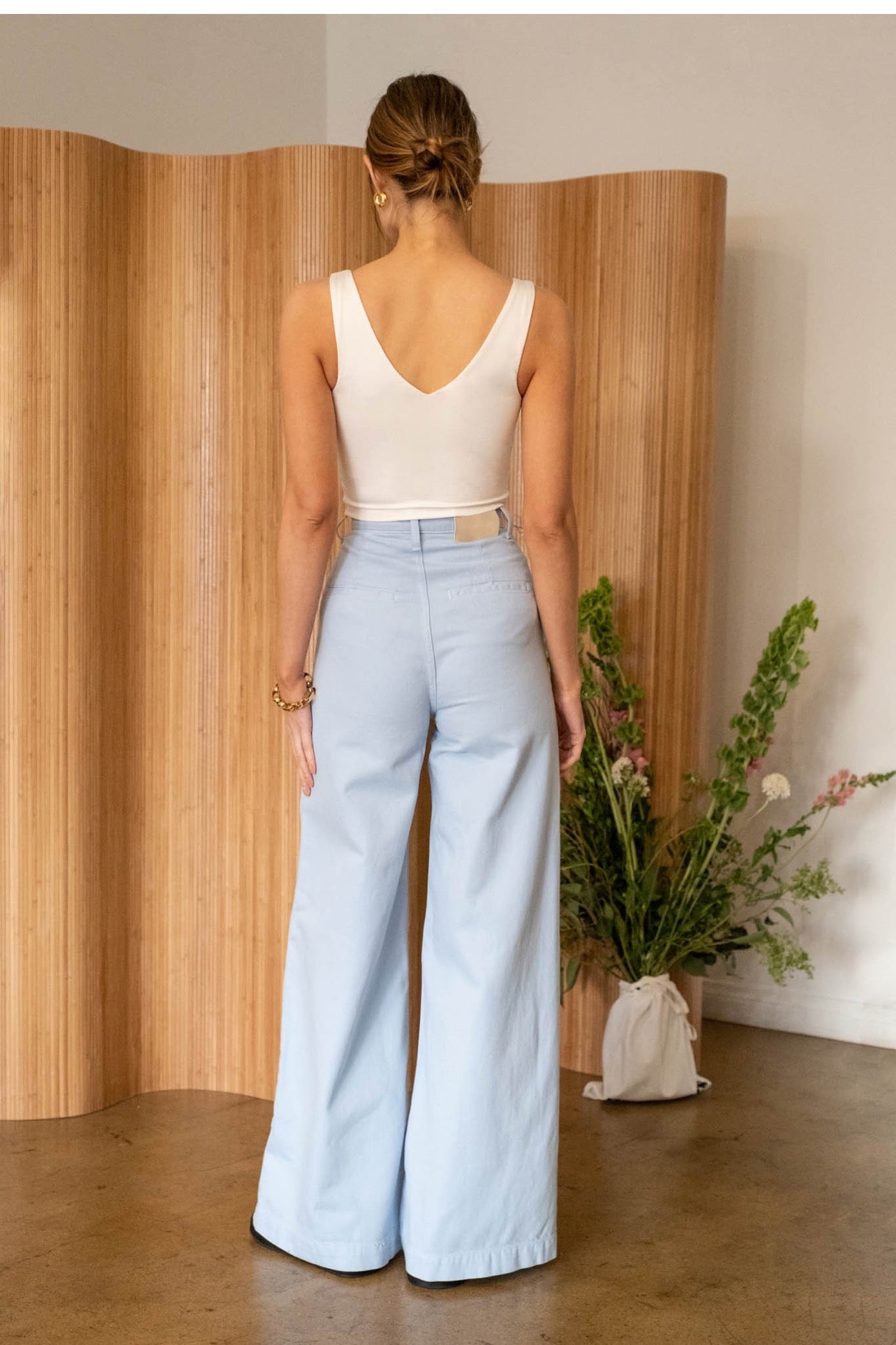 V NECK CROP TOP