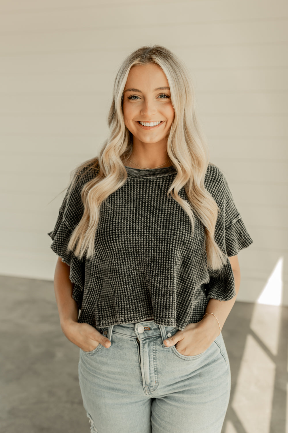 RUFFLED GARMENT MINERAL-WASHED CROPPED TEE-CHARCOAL
