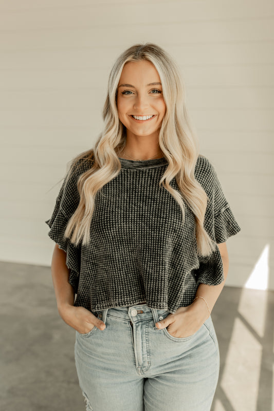 RUFFLED GARMENT MINERAL-WASHED CROPPED TEE-CHARCOAL