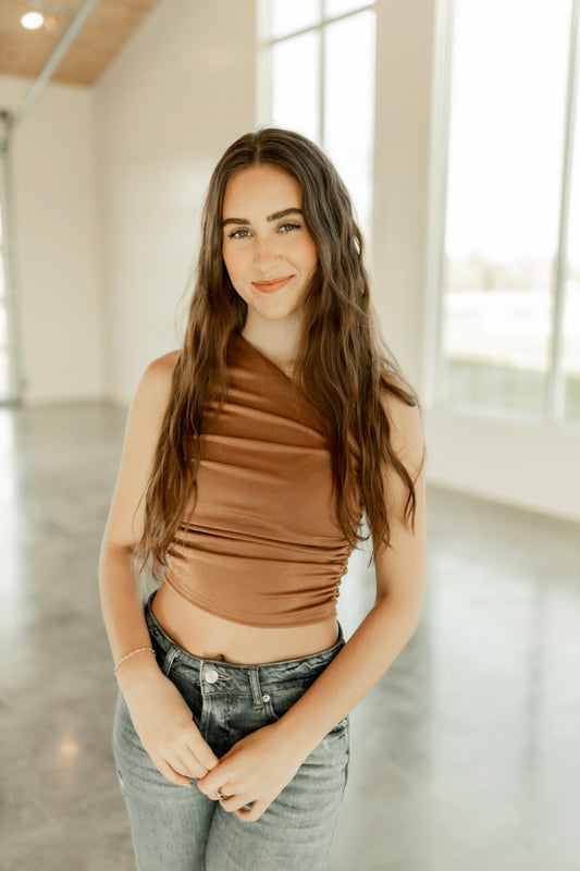 RUCHED ONE SHOULDER TOP-BROWN